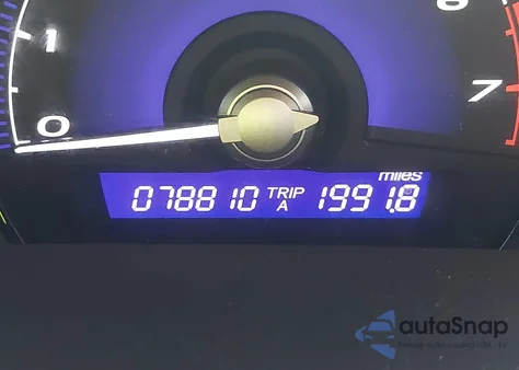 2010 Honda Civic Hybrid z USA, uszkodzony, nr VIN JHMFA3F26AS006892